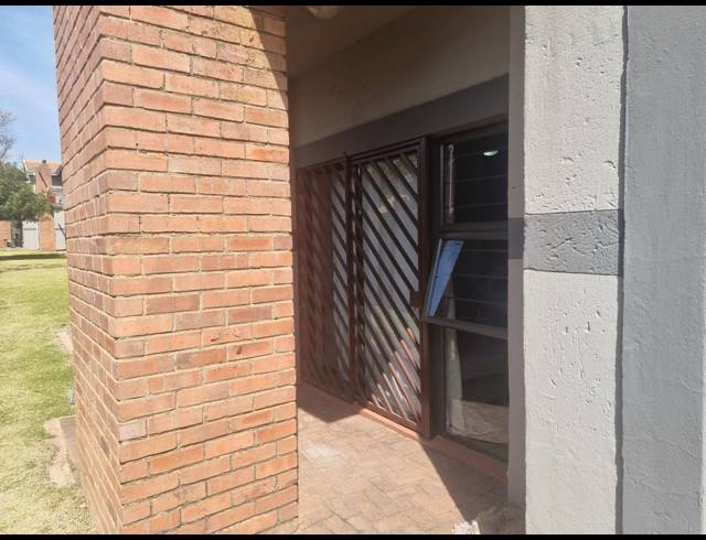 2 BEDROOM APARTMENT FOR SALE IN RYNFIELD